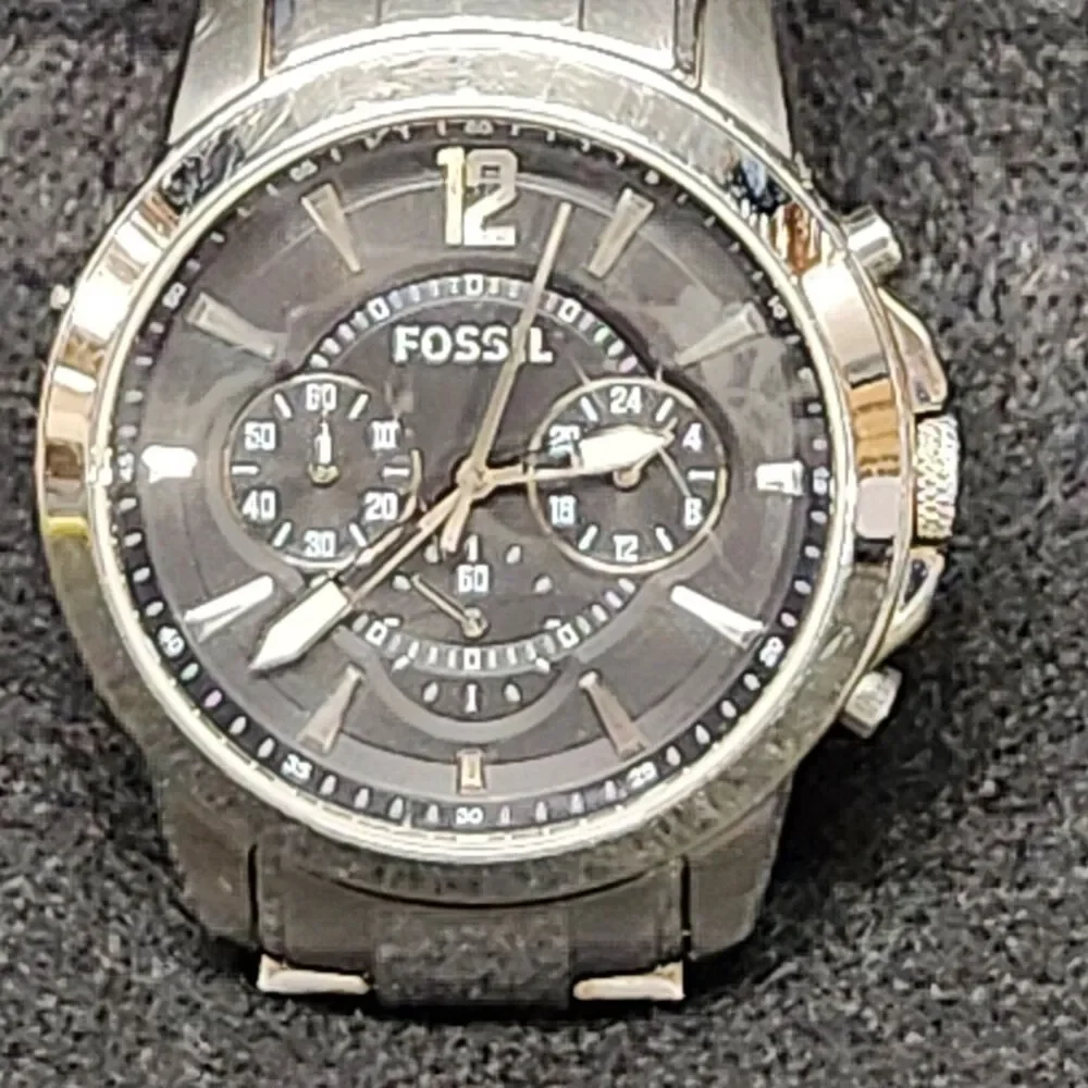Fossil Grant Chronograph Watch Men FS4532 43mm Silver Tone New Battery